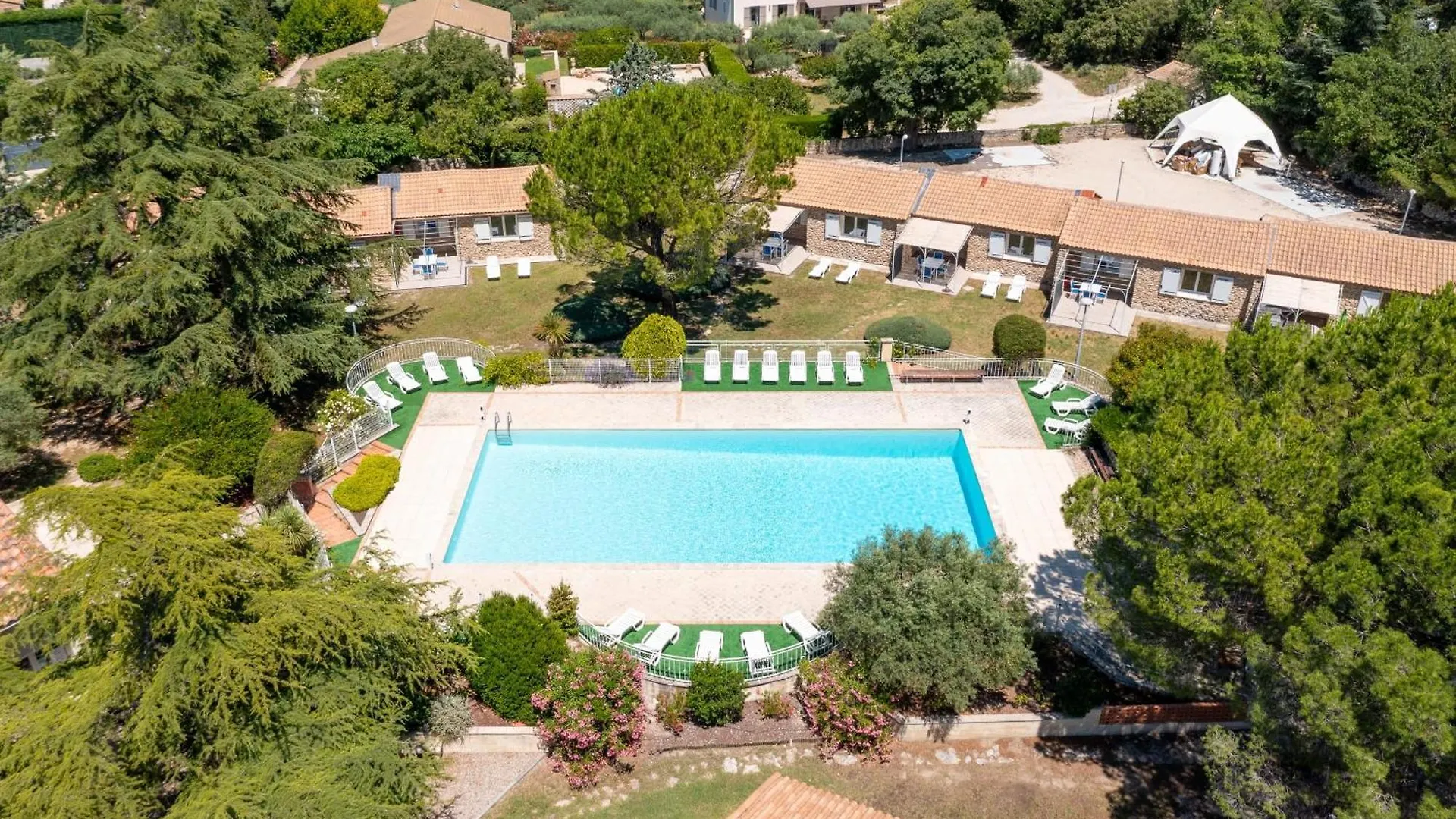 Pretty Provencal House Villa La Roque-sur-Pernes 0*,  France